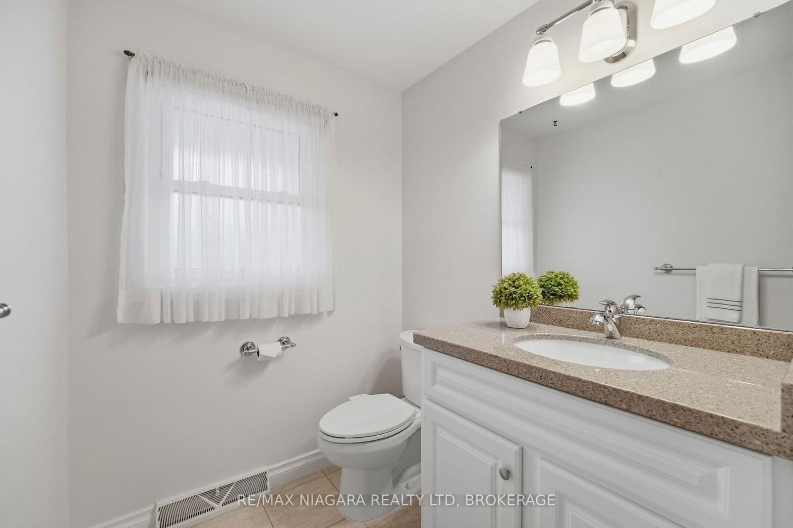 Detached at 17 The Cedars, St. Catharines, ON - Photo 23 - RE/MAX Garden City Realty