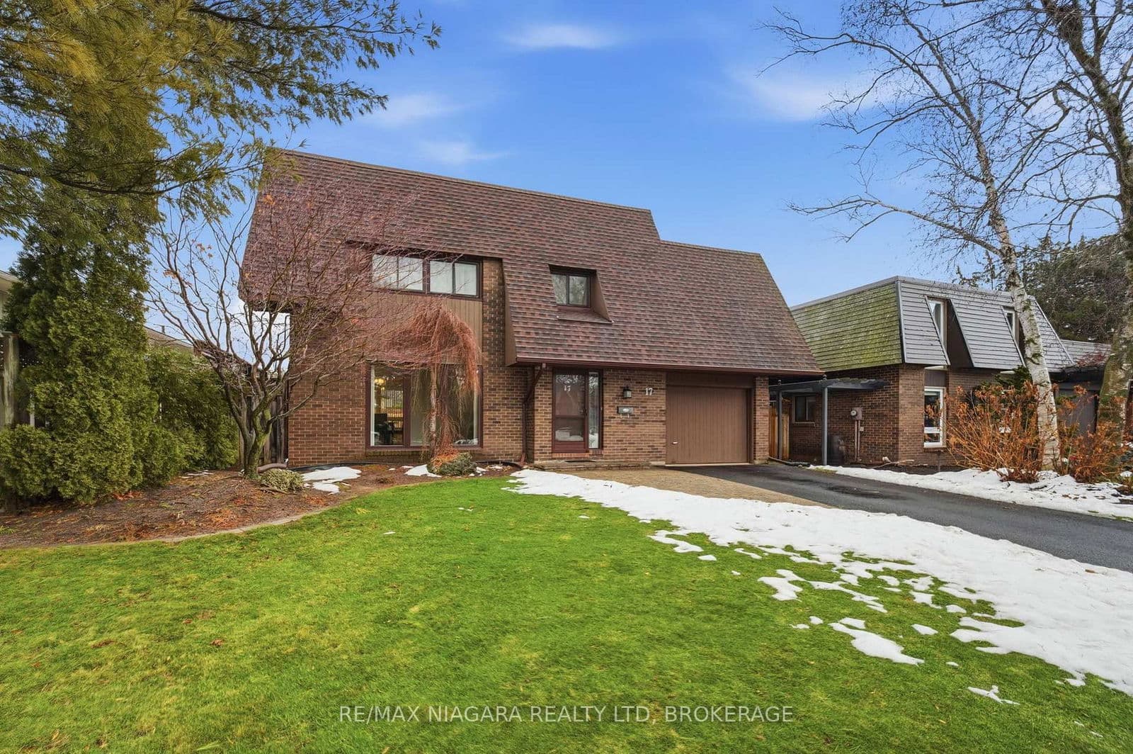 Detached at 17 The Cedars, St. Catharines, ON - Photo 4 - RE/MAX Garden City Realty