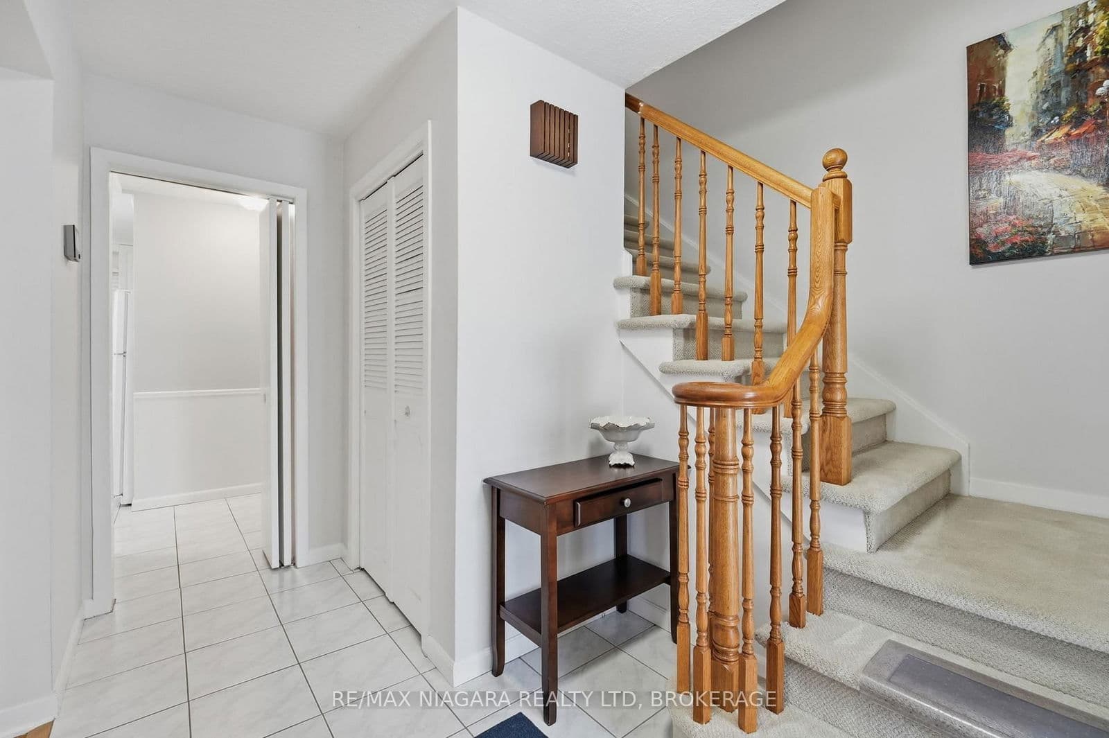 Detached at 17 The Cedars, St. Catharines, ON - Photo 8 - RE/MAX Garden City Realty