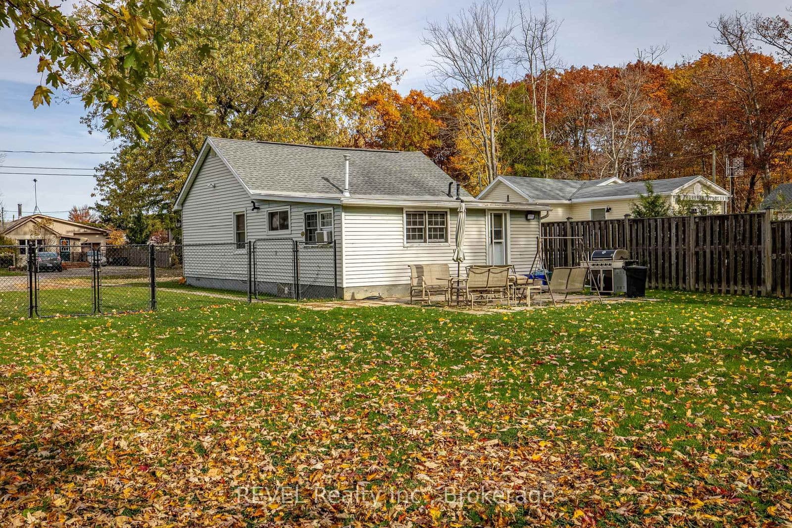 Detached at 3229 Grove Avenue, Fort Erie, ON - Photo 17 - RE/MAX Garden City Realty