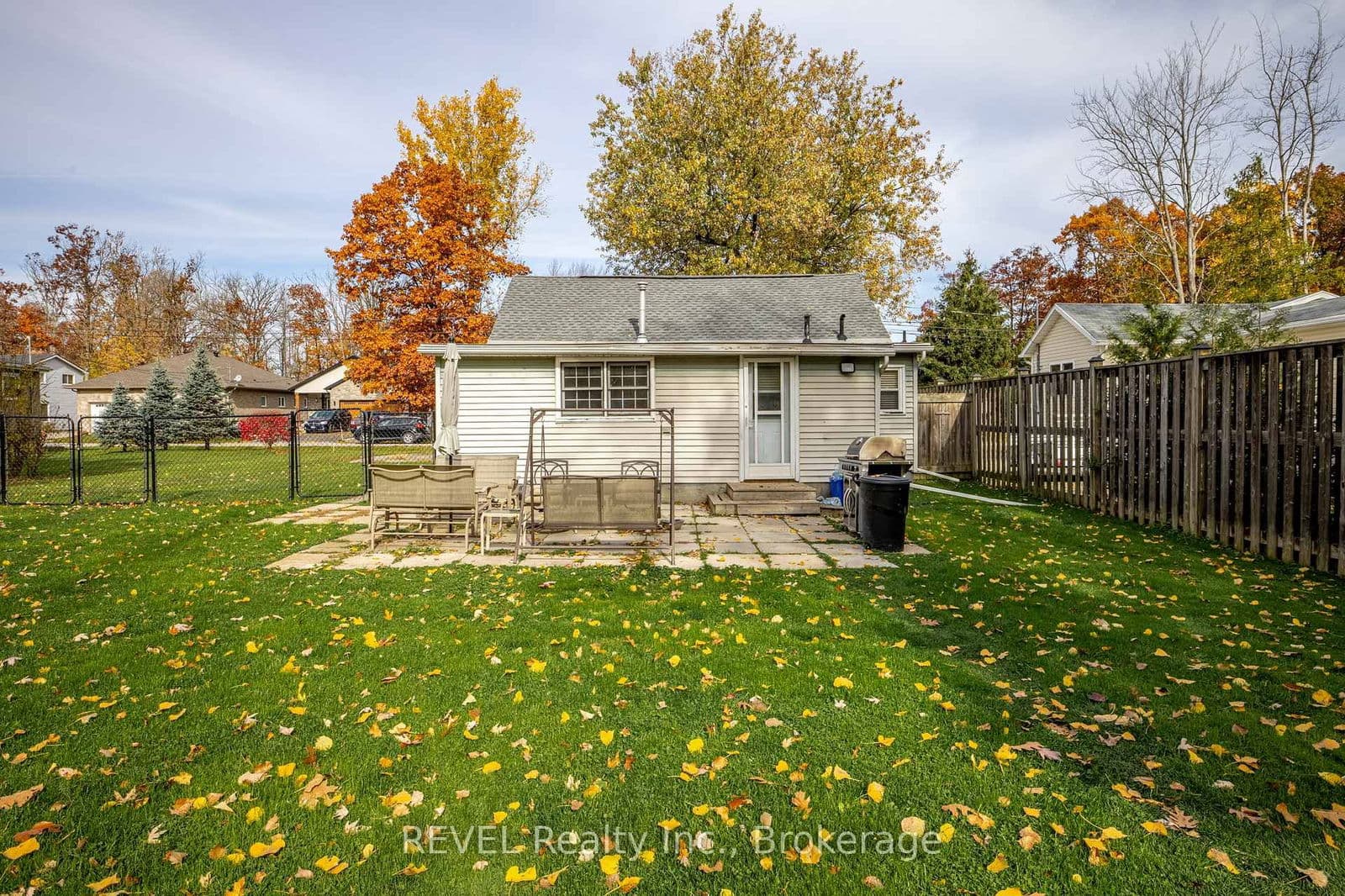 Detached at 3229 Grove Avenue, Fort Erie, ON - Photo 19 - RE/MAX Garden City Realty