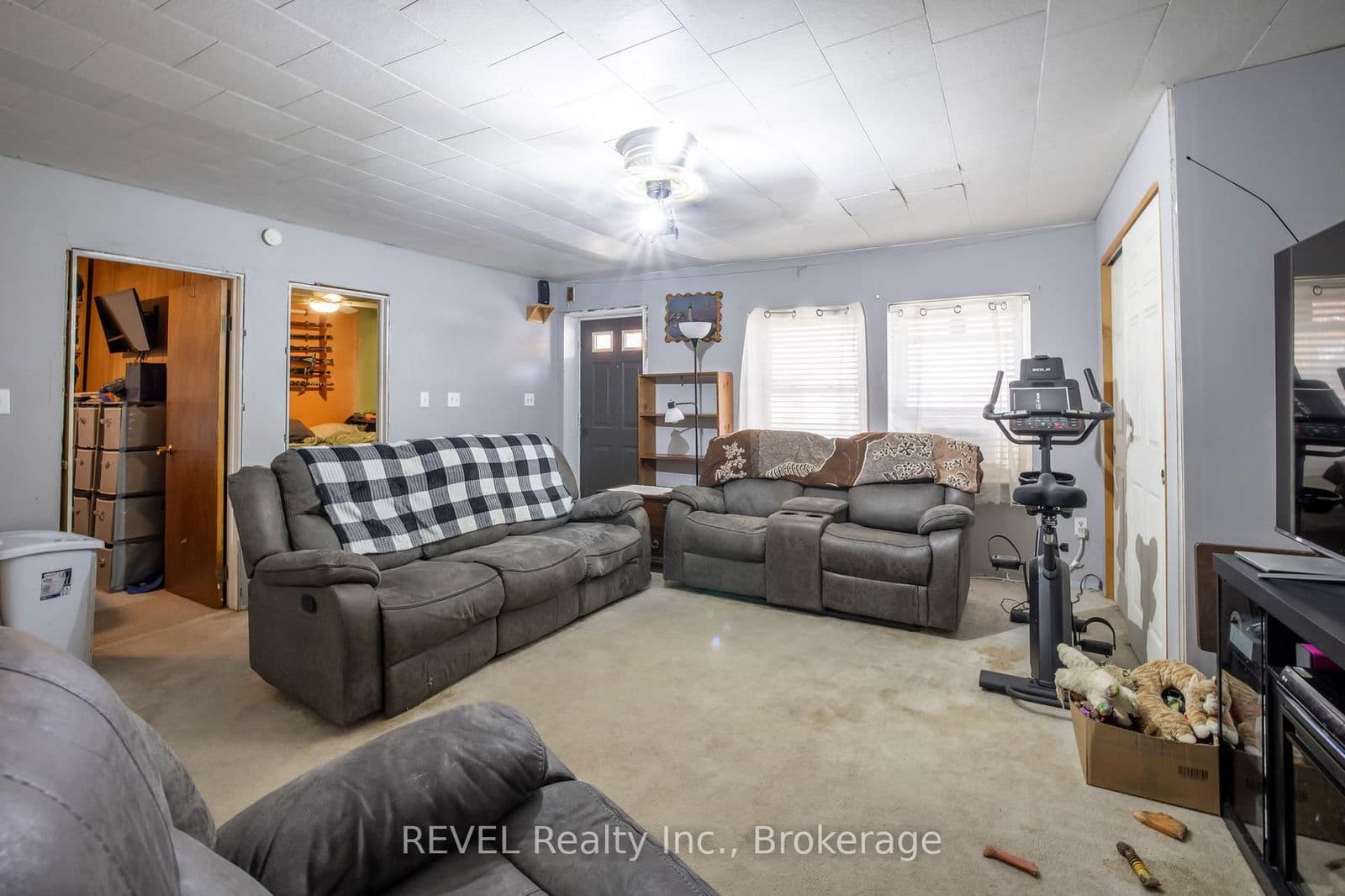 Detached at 3229 Grove Avenue, Fort Erie, ON - Photo 4 - RE/MAX Garden City Realty