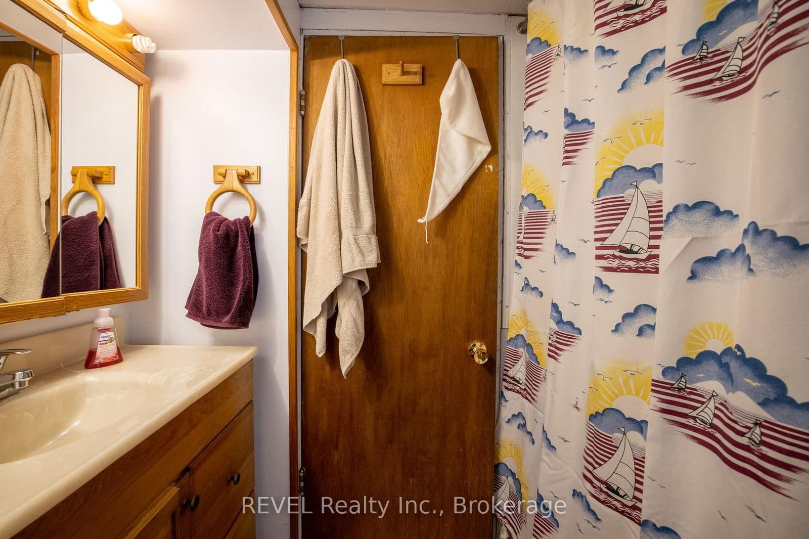 Detached at 3229 Grove Avenue, Fort Erie, ON - Photo 6 - RE/MAX Garden City Realty