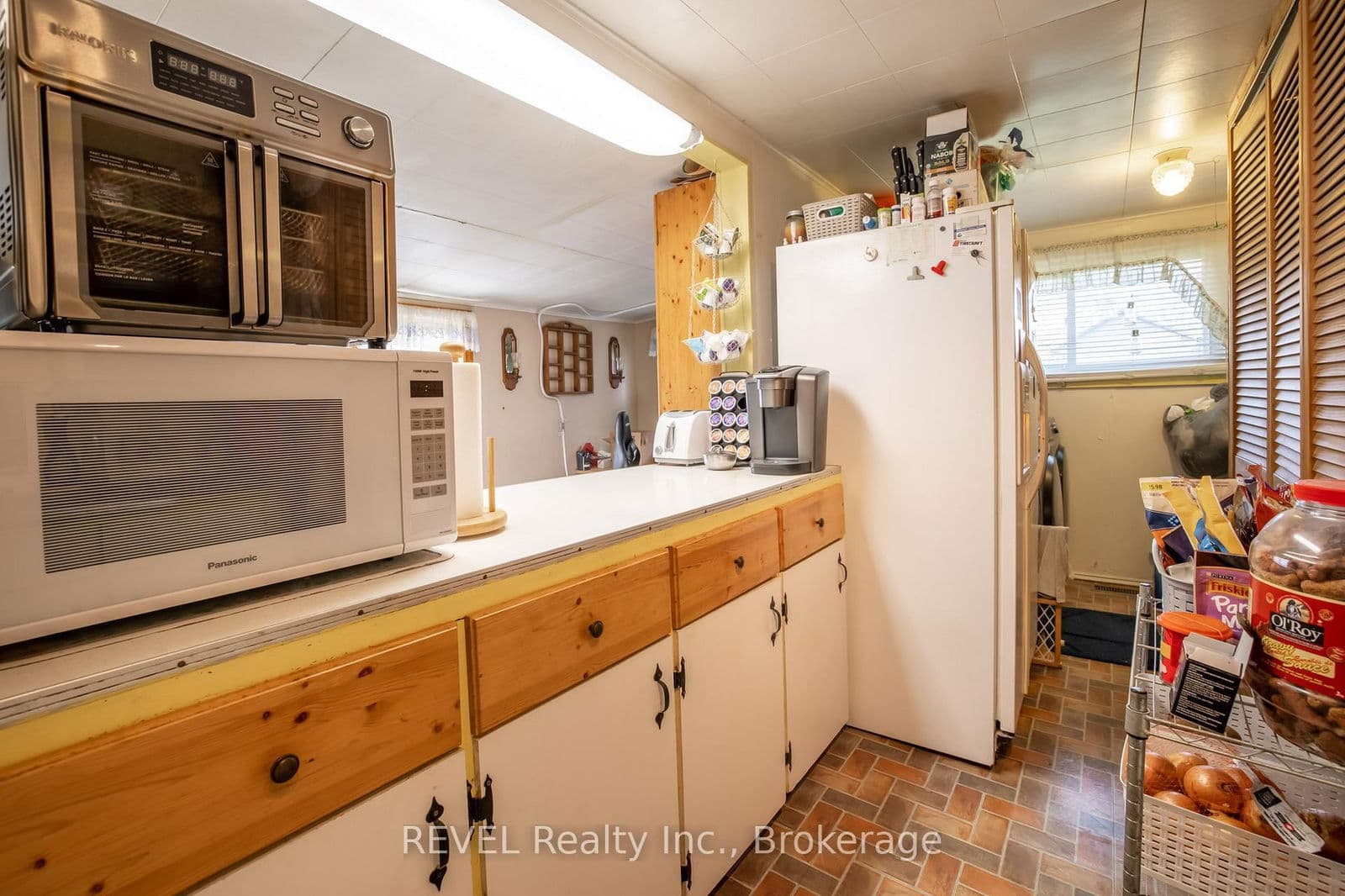 Detached at 3229 Grove Avenue, Fort Erie, ON - Photo 9 - RE/MAX Garden City Realty