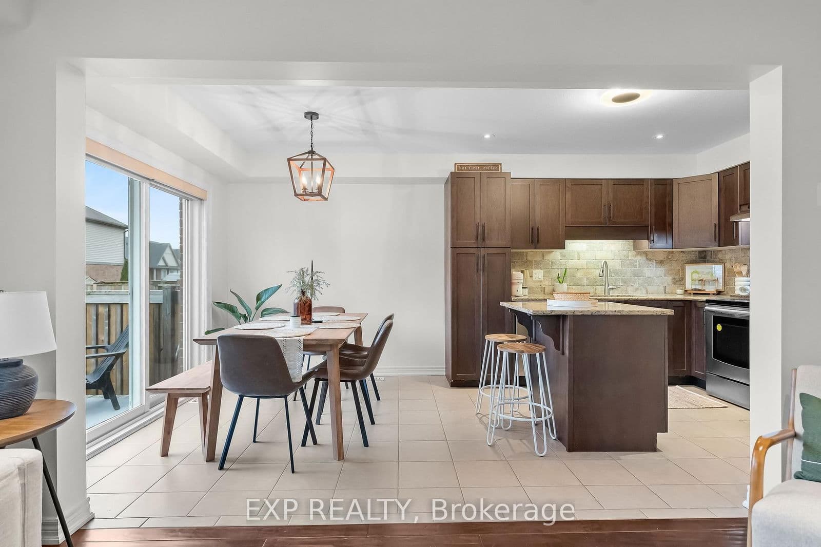 Att/Row/Townhouse at 5848 Osprey Avenue, Niagara Falls, ON - Photo 10 - RE/MAX Garden City Realty