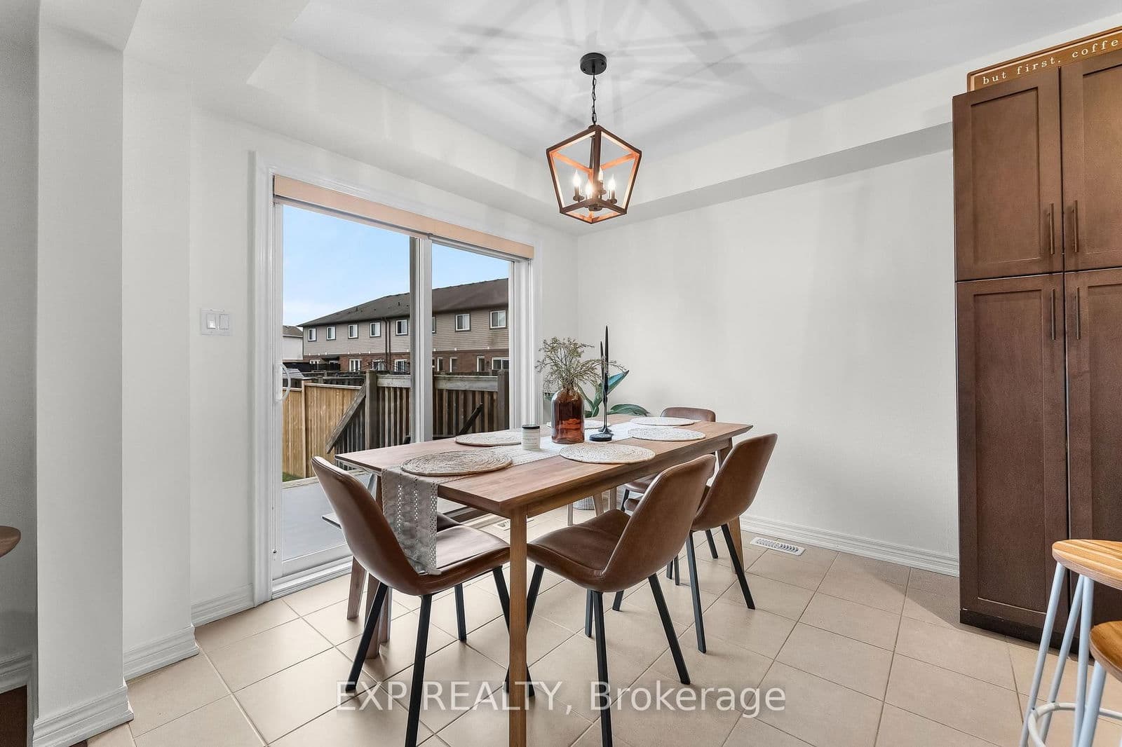 Att/Row/Townhouse at 5848 Osprey Avenue, Niagara Falls, ON - Photo 12 - RE/MAX Garden City Realty