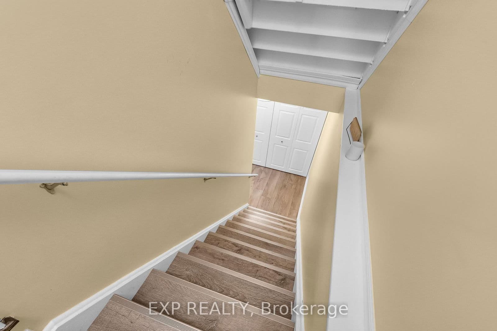 Att/Row/Townhouse at 5848 Osprey Avenue, Niagara Falls, ON - Photo 31 - RE/MAX Garden City Realty