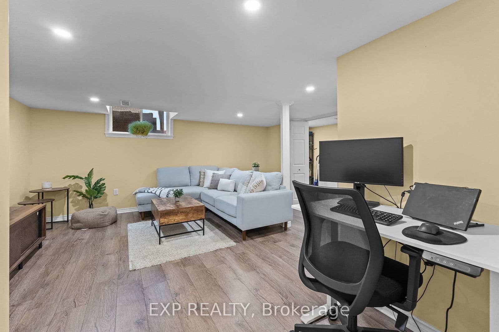 Att/Row/Townhouse at 5848 Osprey Avenue, Niagara Falls, ON - Photo 34 - RE/MAX Garden City Realty