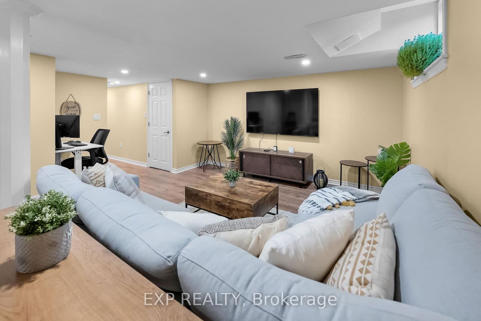 Att/Row/Townhouse at 5848 Osprey Avenue, Niagara Falls, ON - Photo 38 - RE/MAX Garden City Realty