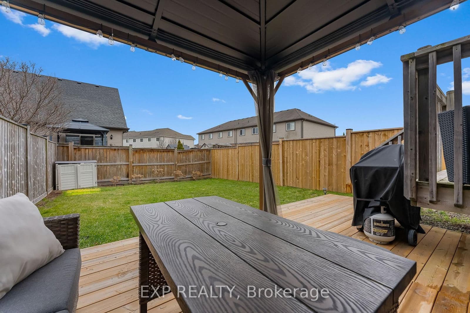 Att/Row/Townhouse at 5848 Osprey Avenue, Niagara Falls, ON - Photo 42 - RE/MAX Garden City Realty