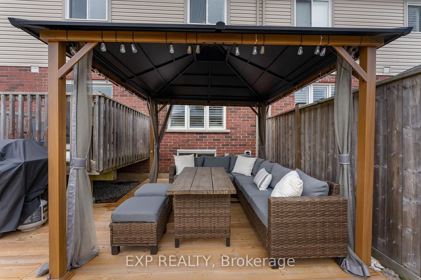 Att/Row/Townhouse at 5848 Osprey Avenue, Niagara Falls, ON - Photo 43 - RE/MAX Garden City Realty