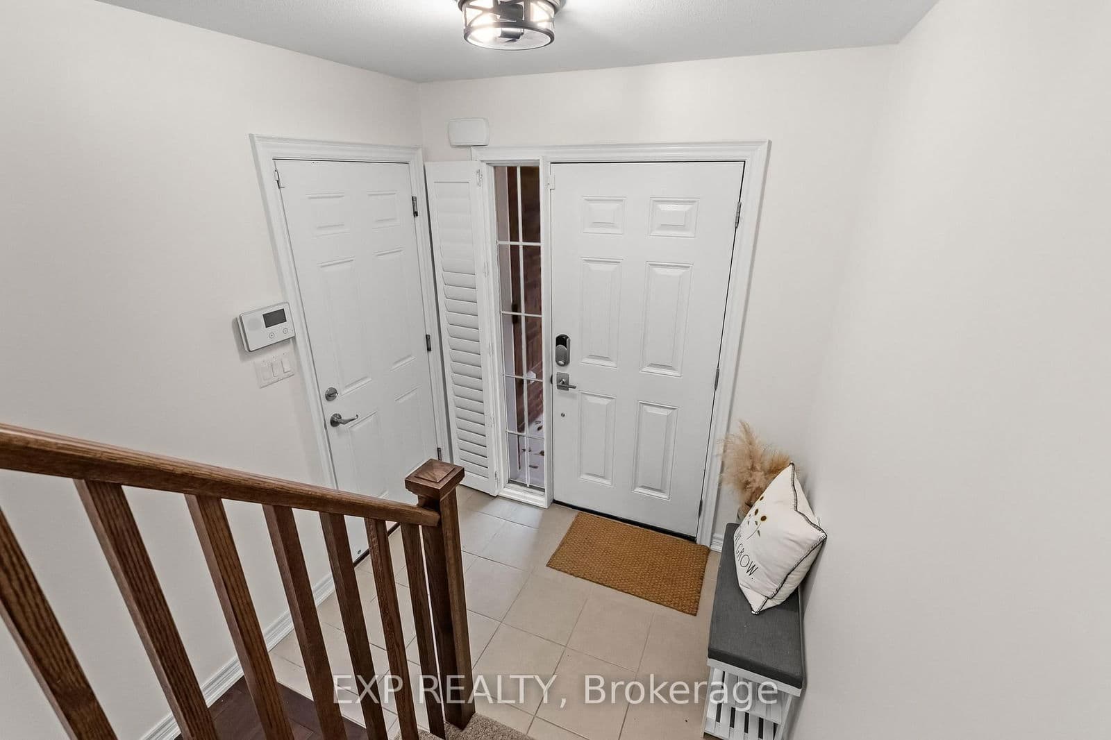 Att/Row/Townhouse at 5848 Osprey Avenue, Niagara Falls, ON - Photo 5 - RE/MAX Garden City Realty