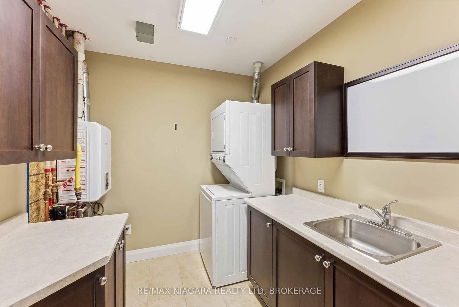 Condo Apartment at 404- 26 Wellington Street, St. Catharines, ON - Photo 12 - RE/MAX Garden City Realty