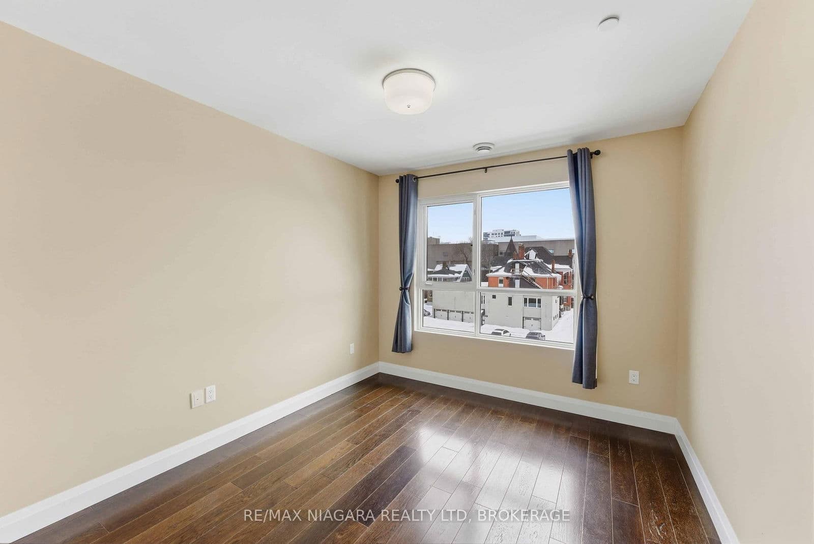 Condo Apartment at 404- 26 Wellington Street, St. Catharines, ON - Photo 16 - RE/MAX Garden City Realty