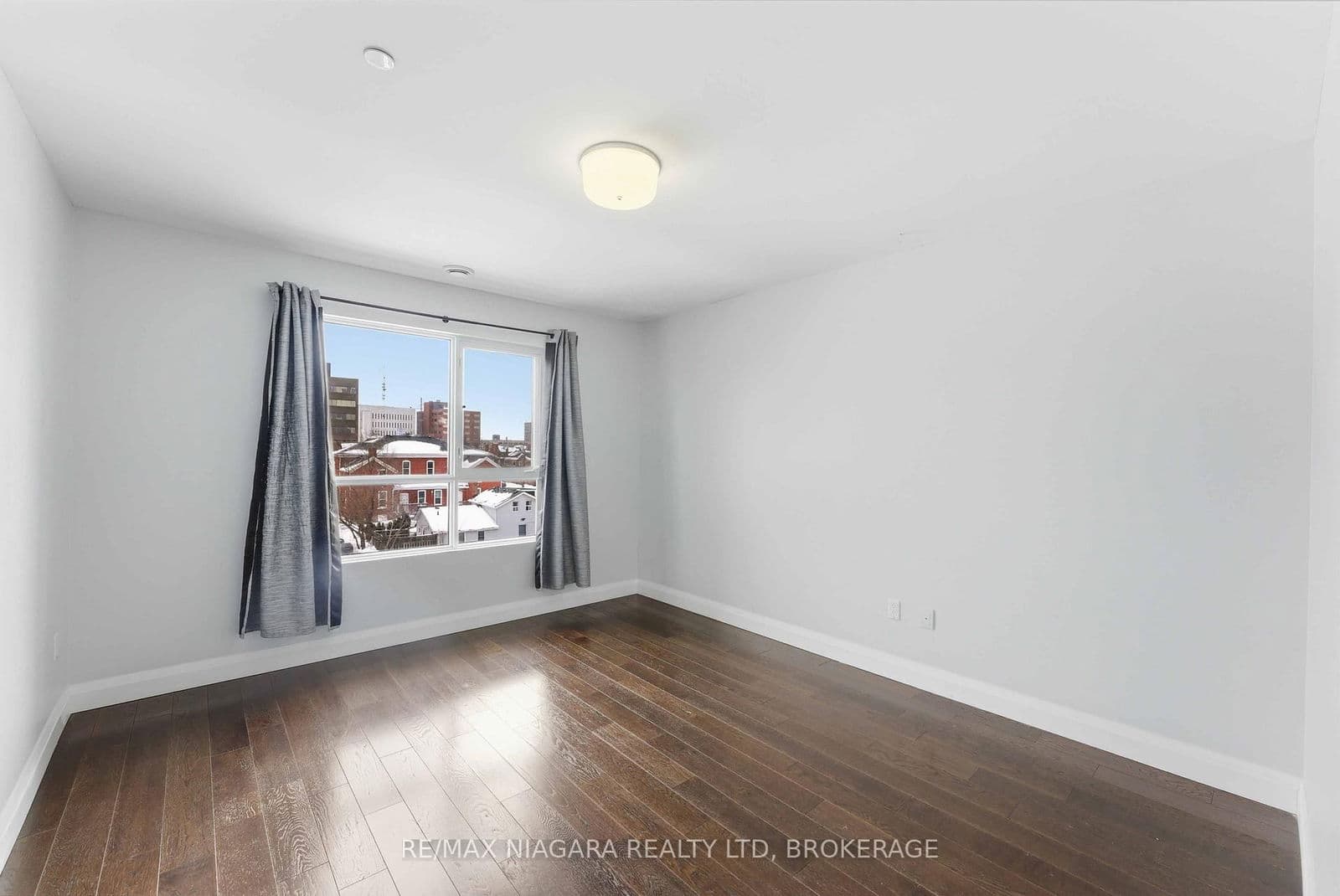 Condo Apartment at 404- 26 Wellington Street, St. Catharines, ON - Photo 18 - RE/MAX Garden City Realty