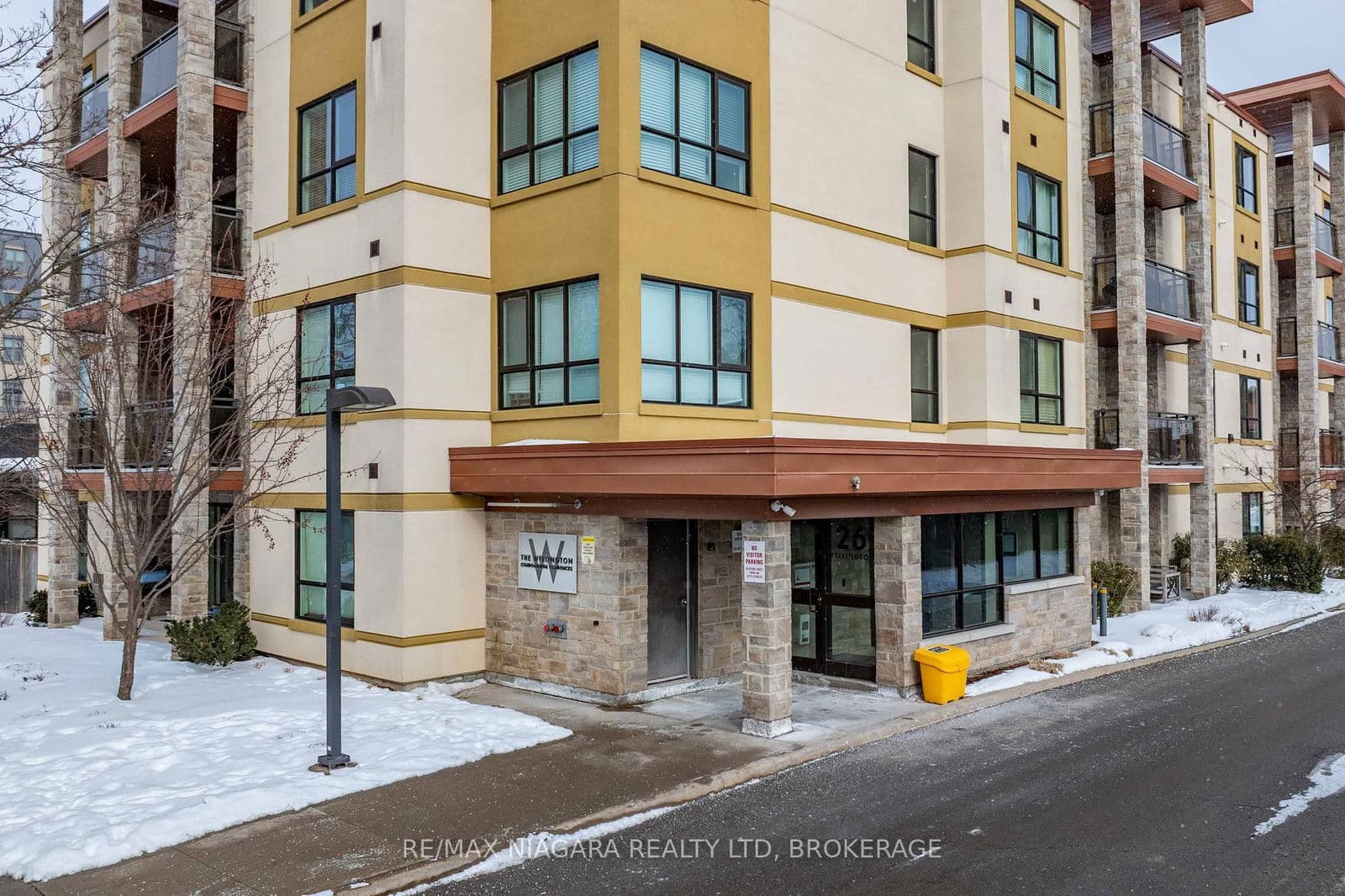 Condo Apartment at 404- 26 Wellington Street, St. Catharines, ON - Photo 3 - RE/MAX Garden City Realty