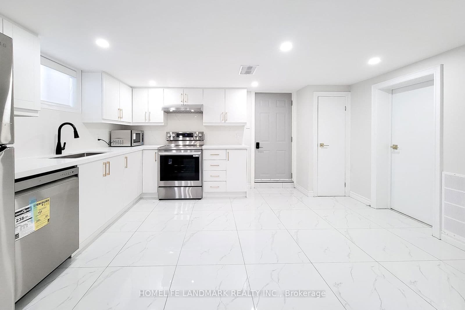 Detached at Lower- 75 Bayview Drive, St. Catharines, ON - Photo 6 - RE/MAX Garden City Realty