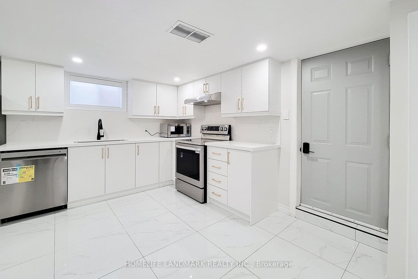 Detached at Lower- 75 Bayview Drive, St. Catharines, ON - Photo 7 - RE/MAX Garden City Realty