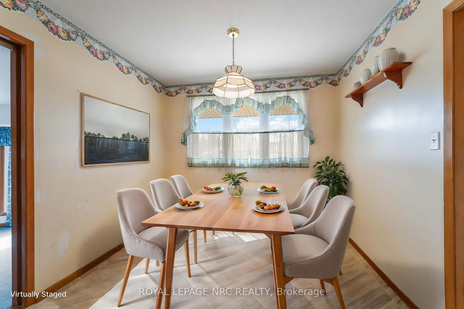 Detached at 3987 Montcalm Crescent, Niagara Falls, ON - Photo 12 - RE/MAX Garden City Realty