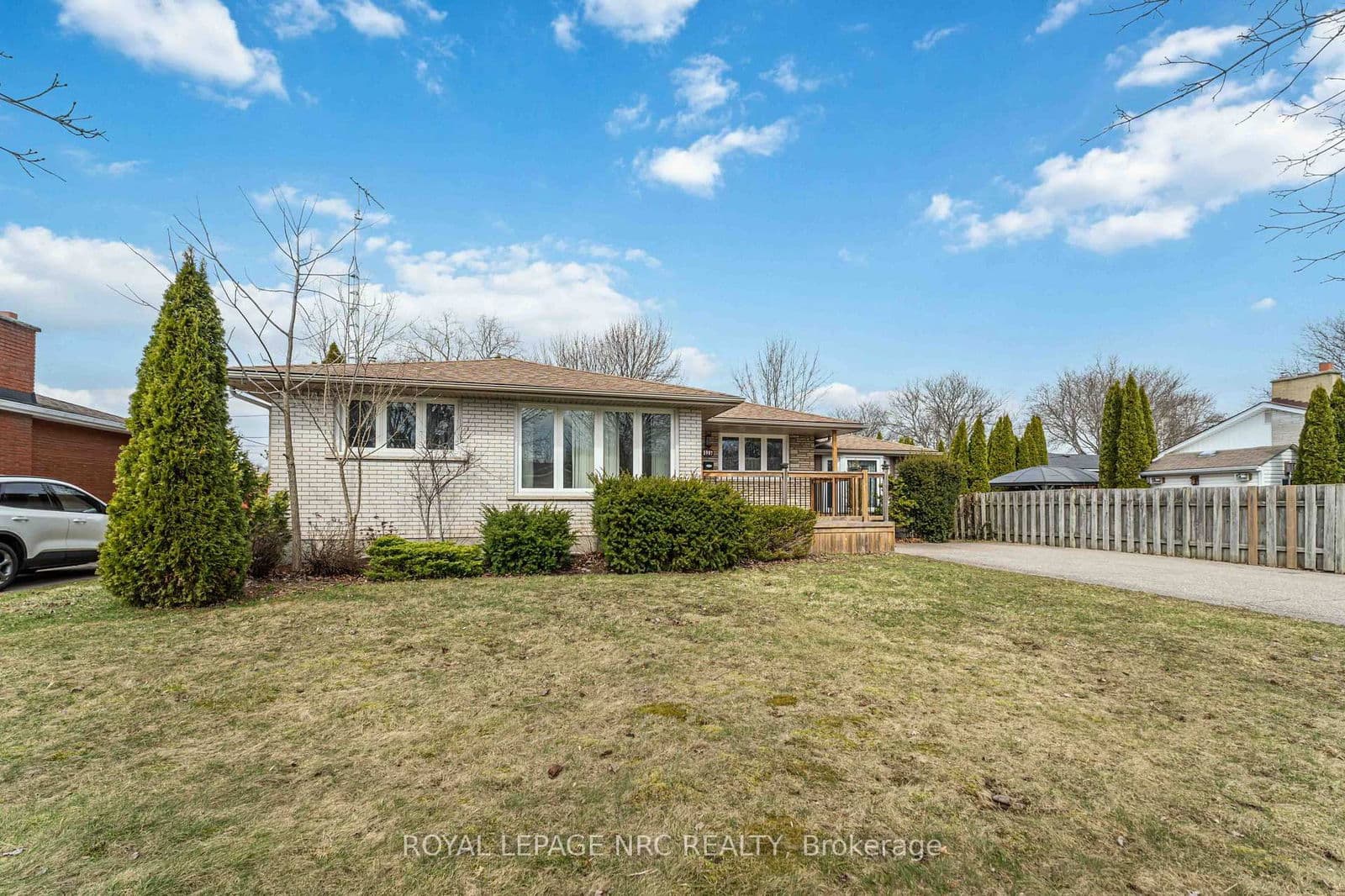 Detached at 3987 Montcalm Crescent, Niagara Falls, ON - Photo 3 - RE/MAX Garden City Realty