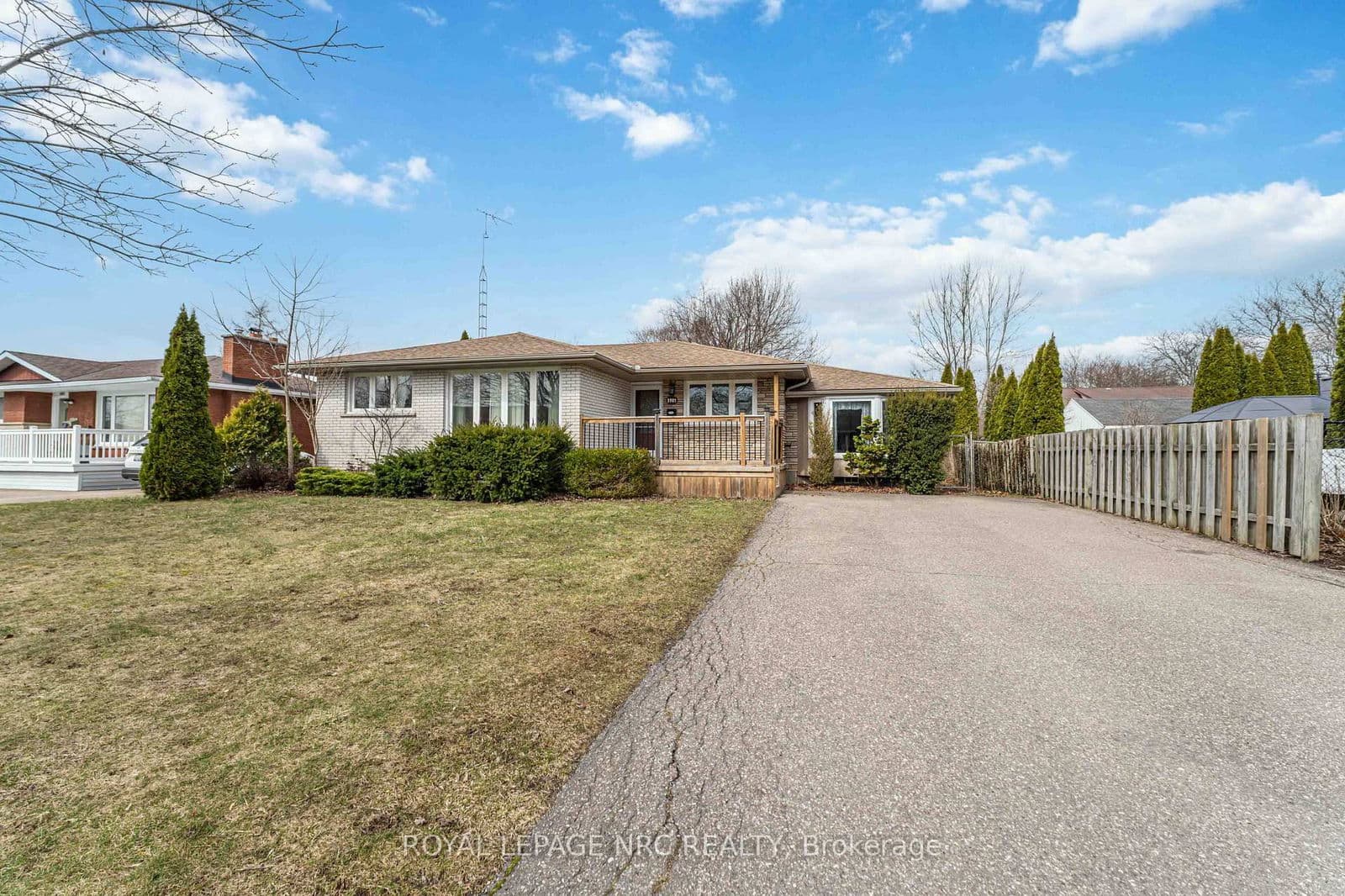 Detached at 3987 Montcalm Crescent, Niagara Falls, ON - Photo 4 - RE/MAX Garden City Realty
