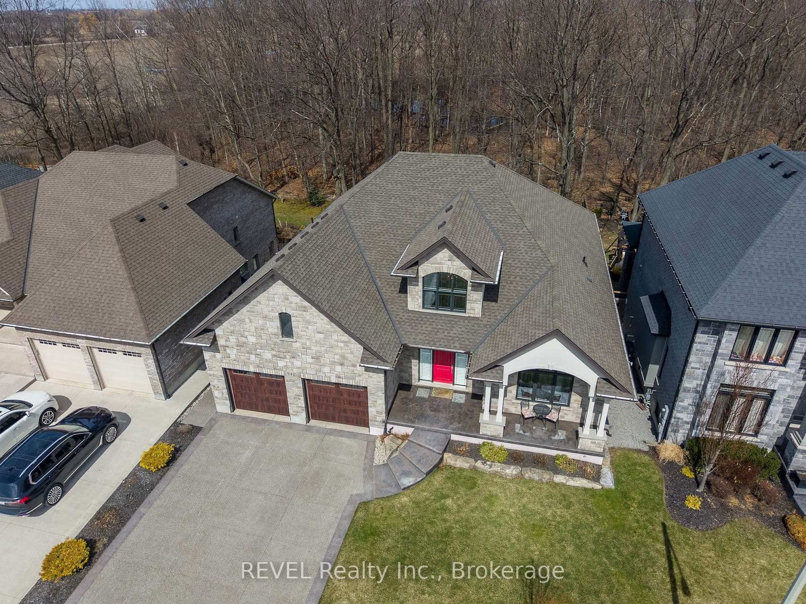 Detached at 9421 Madison Crescent, Niagara Falls, ON - Photo 2 - RE/MAX Garden City Realty