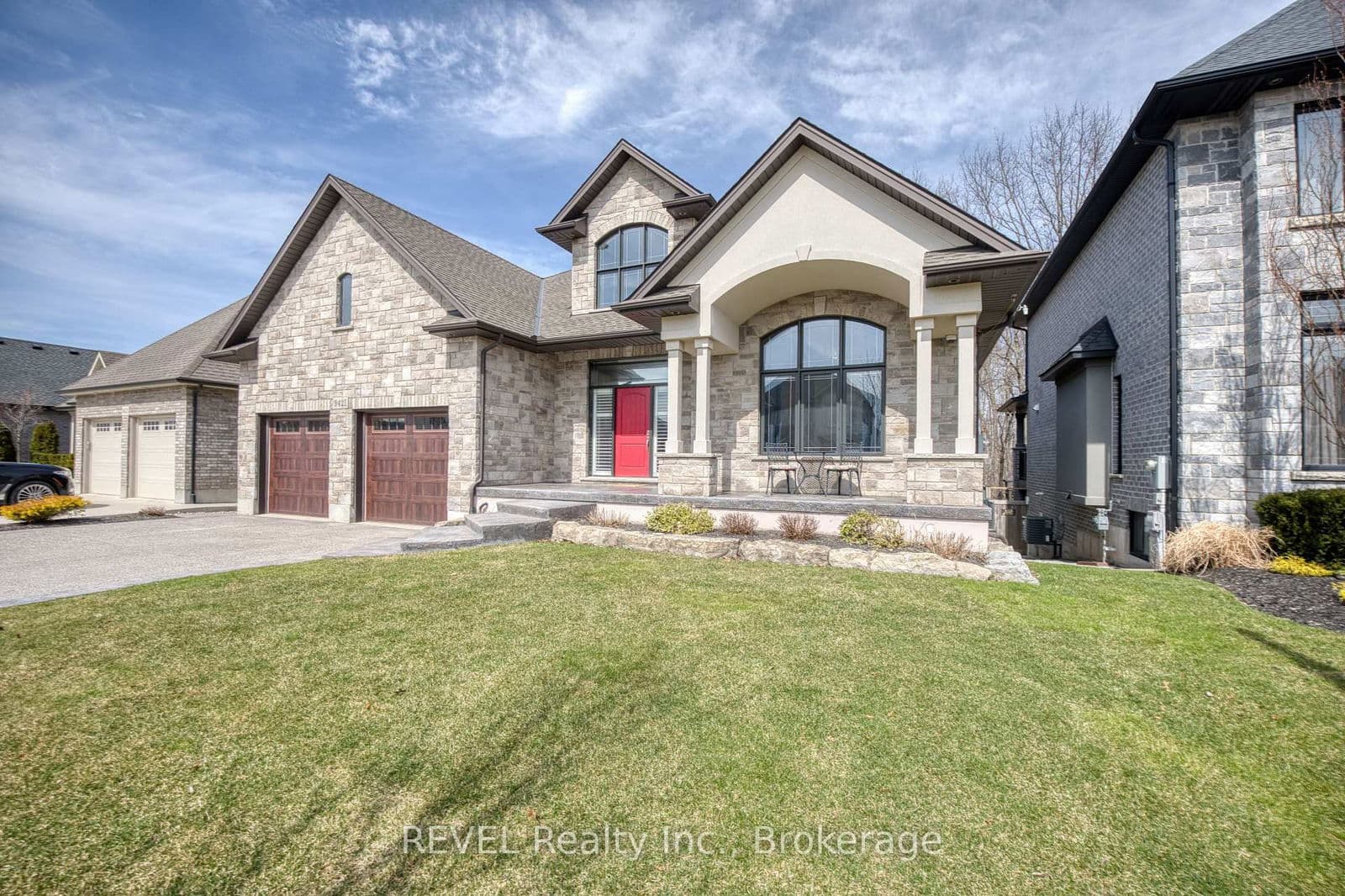 Detached at 9421 Madison Crescent, Niagara Falls, ON - Photo 4 - RE/MAX Garden City Realty