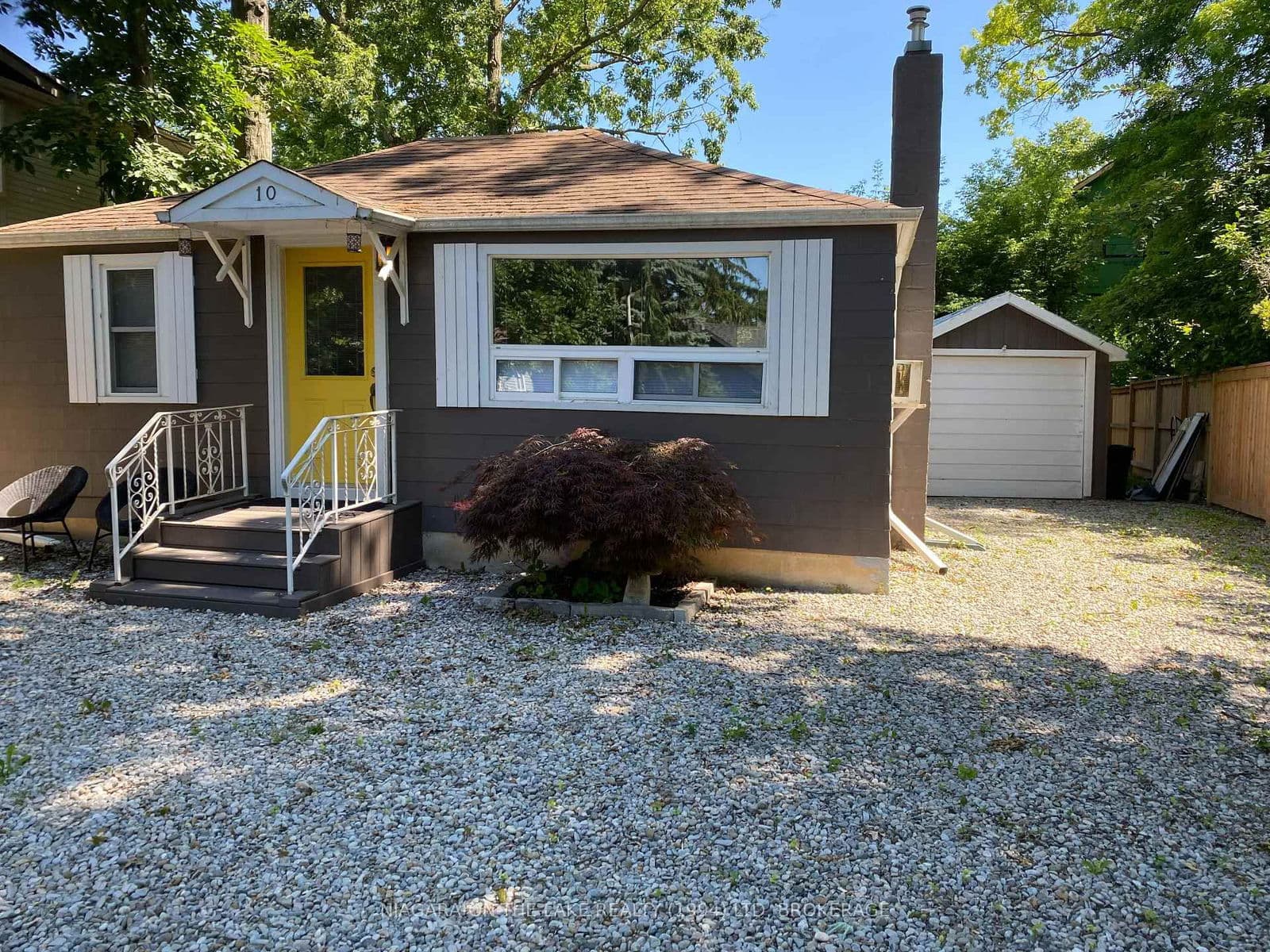 Detached at 10 ADDISON Avenue, Niagara-on-the-Lake, ON - Photo 2 - RE/MAX Garden City Realty