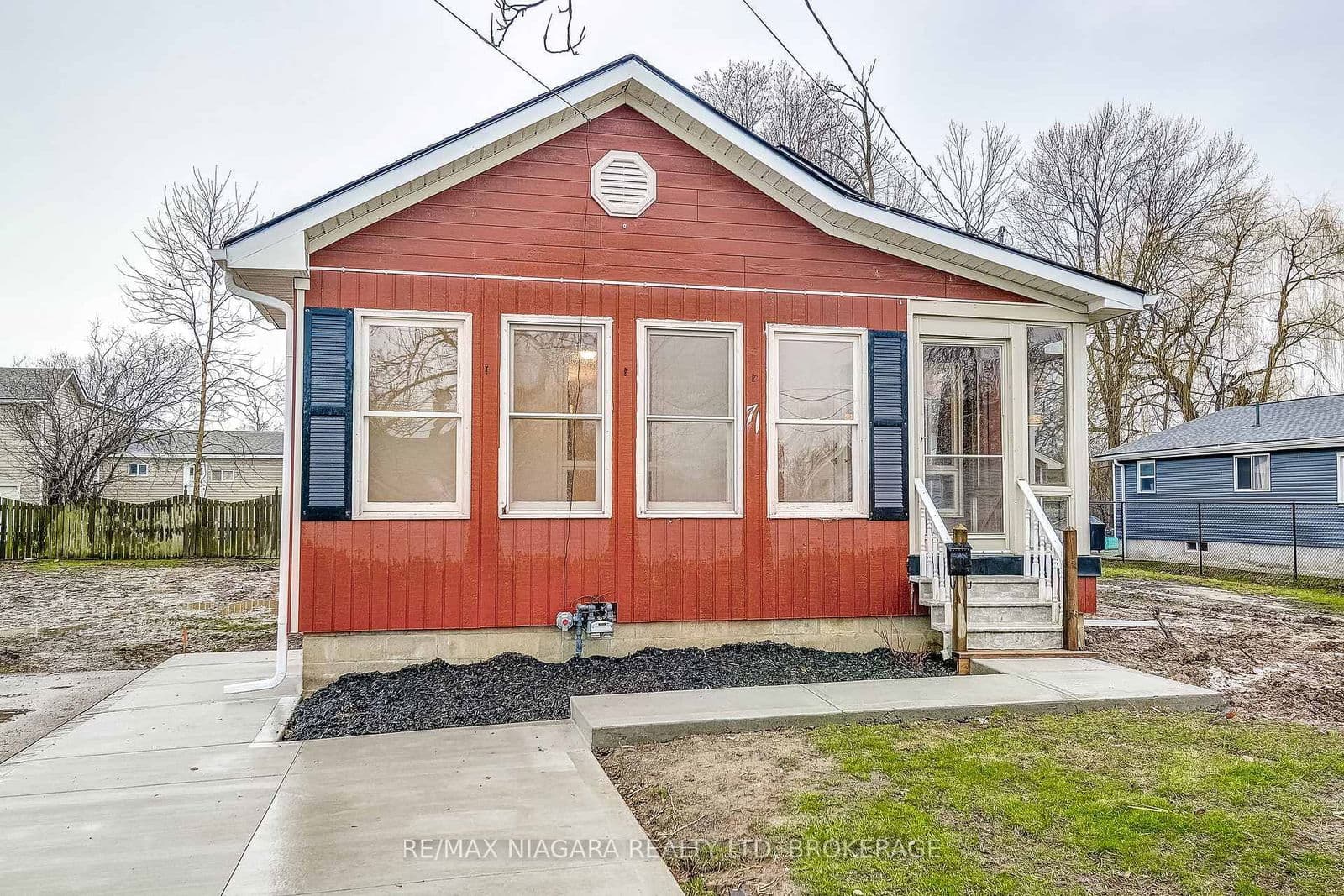 Detached at 71 Joseph Street, Fort Erie, ON - Photo 3 - RE/MAX Garden City Realty