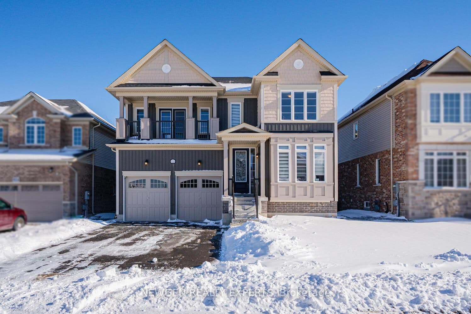 Detached at 9218 White Oak Avenue, Niagara Falls, ON - Photo 1 - RE/MAX Garden City Realty