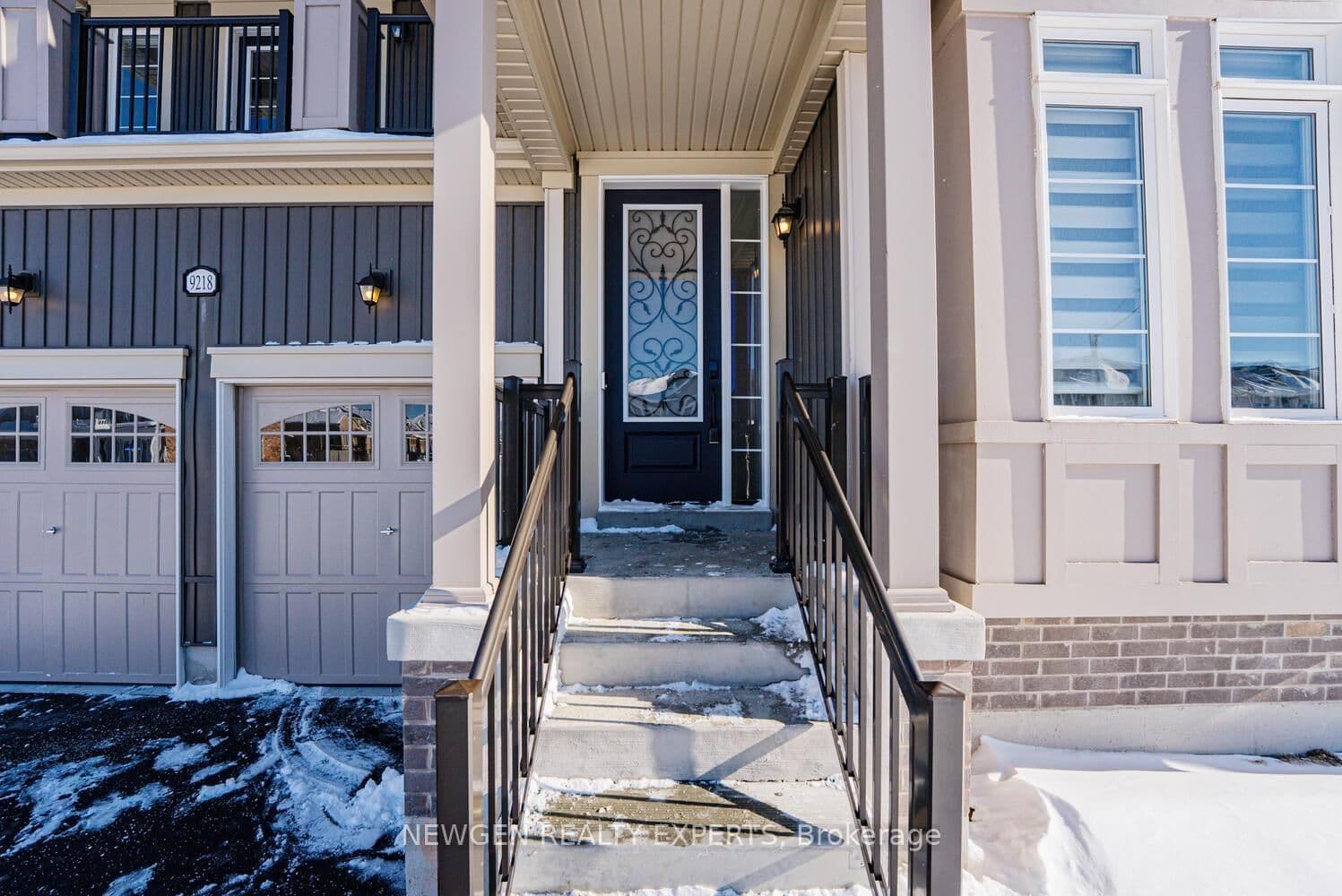 Detached at 9218 White Oak Avenue, Niagara Falls, ON - Photo 5 - RE/MAX Garden City Realty