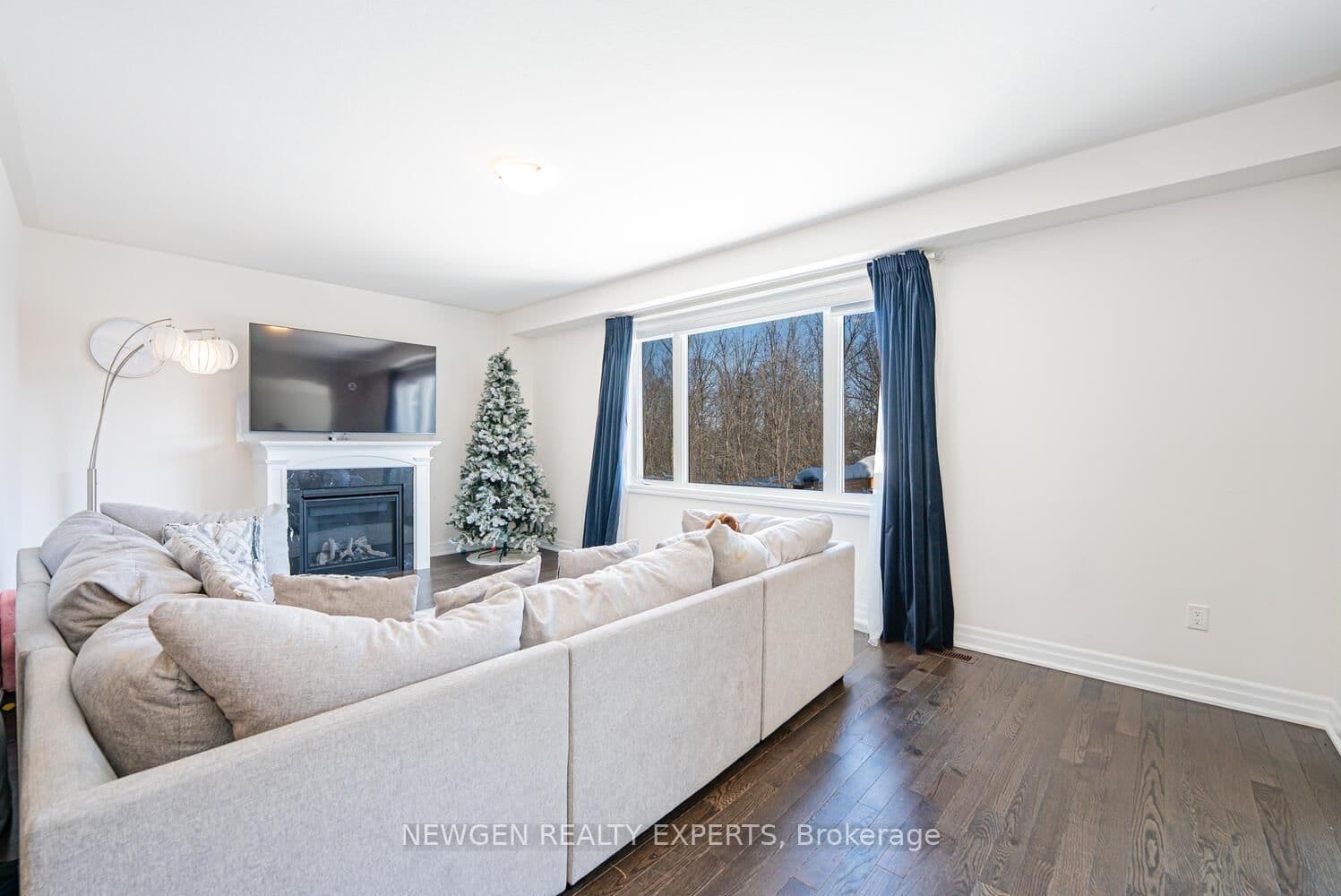 Detached at 9218 White Oak Avenue, Niagara Falls, ON - Photo 8 - RE/MAX Garden City Realty