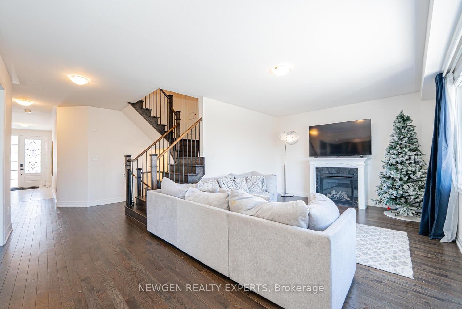 Detached at 9218 White Oak Avenue, Niagara Falls, ON - Photo 9 - RE/MAX Garden City Realty