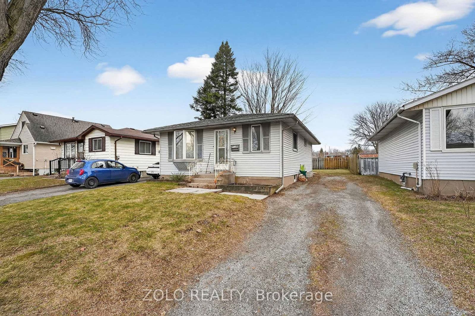 Detached at 6133 Strohan Street, Niagara Falls, ON - Photo 2 - RE/MAX Garden City Realty