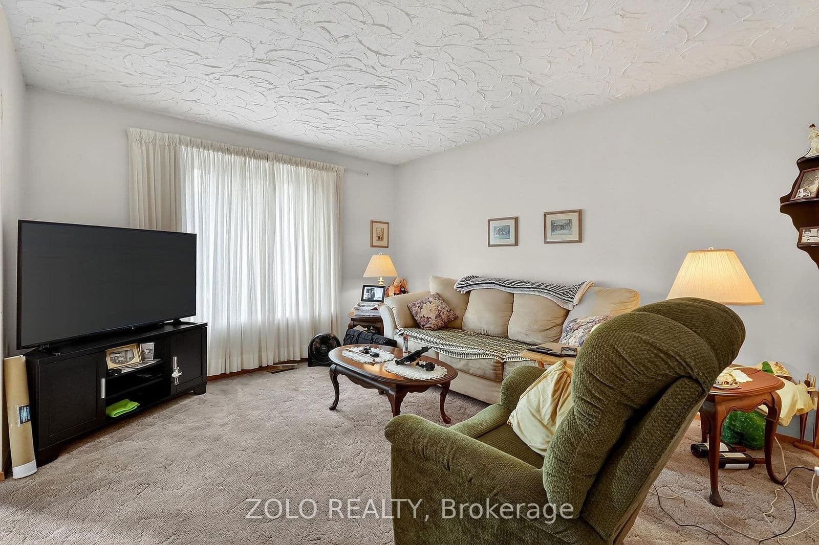 Detached at 6133 Strohan Street, Niagara Falls, ON - Photo 5 - RE/MAX Garden City Realty