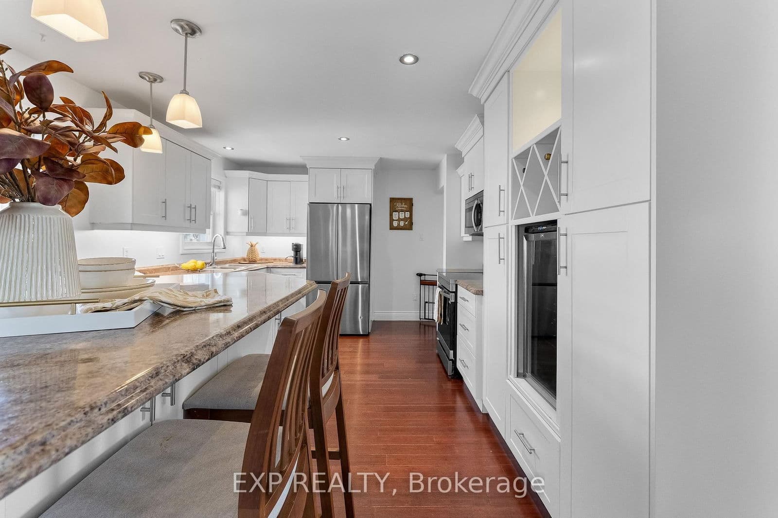 Detached at 9 Parkdale Drive, Thorold, ON - Photo 11 - RE/MAX Garden City Realty