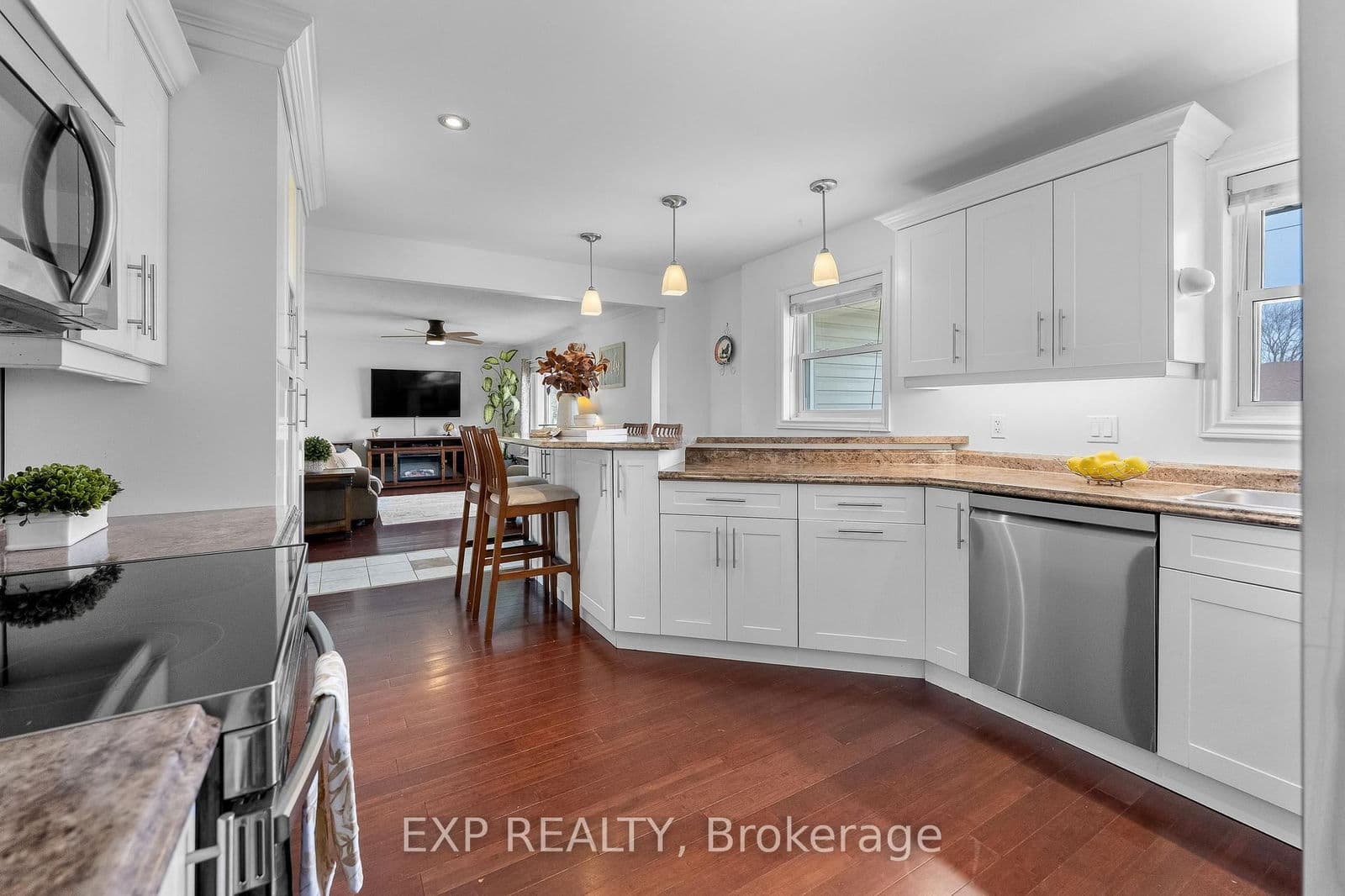 Detached at 9 Parkdale Drive, Thorold, ON - Photo 13 - RE/MAX Garden City Realty