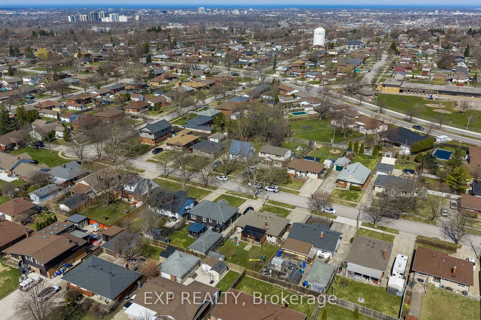 Detached at 9 Parkdale Drive, Thorold, ON - Photo 42 - RE/MAX Garden City Realty