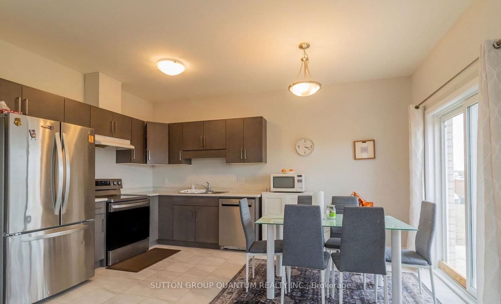 Att/Row/Townhouse at 45 Sycamore Street, Welland, ON - Photo 7 - RE/MAX Garden City Realty