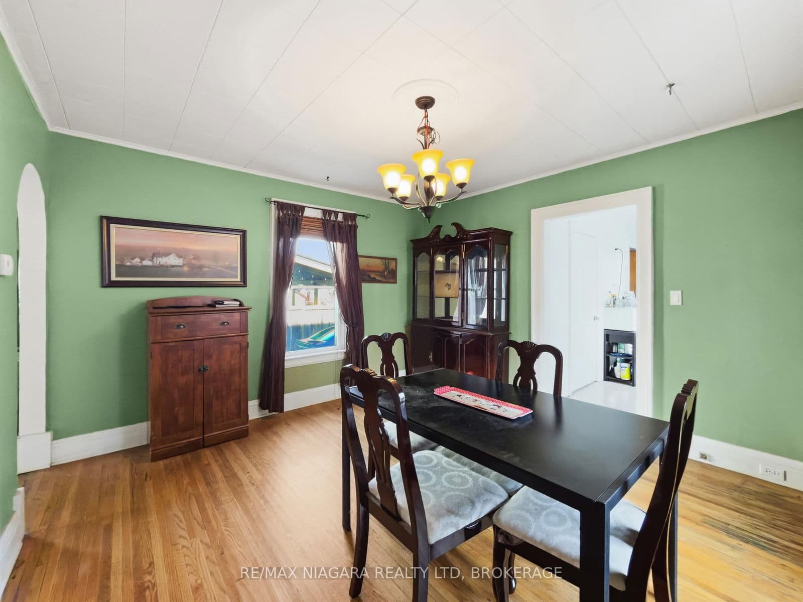 Detached at 268 Emerick Avenue, Fort Erie, ON - Photo 12 - RE/MAX Garden City Realty