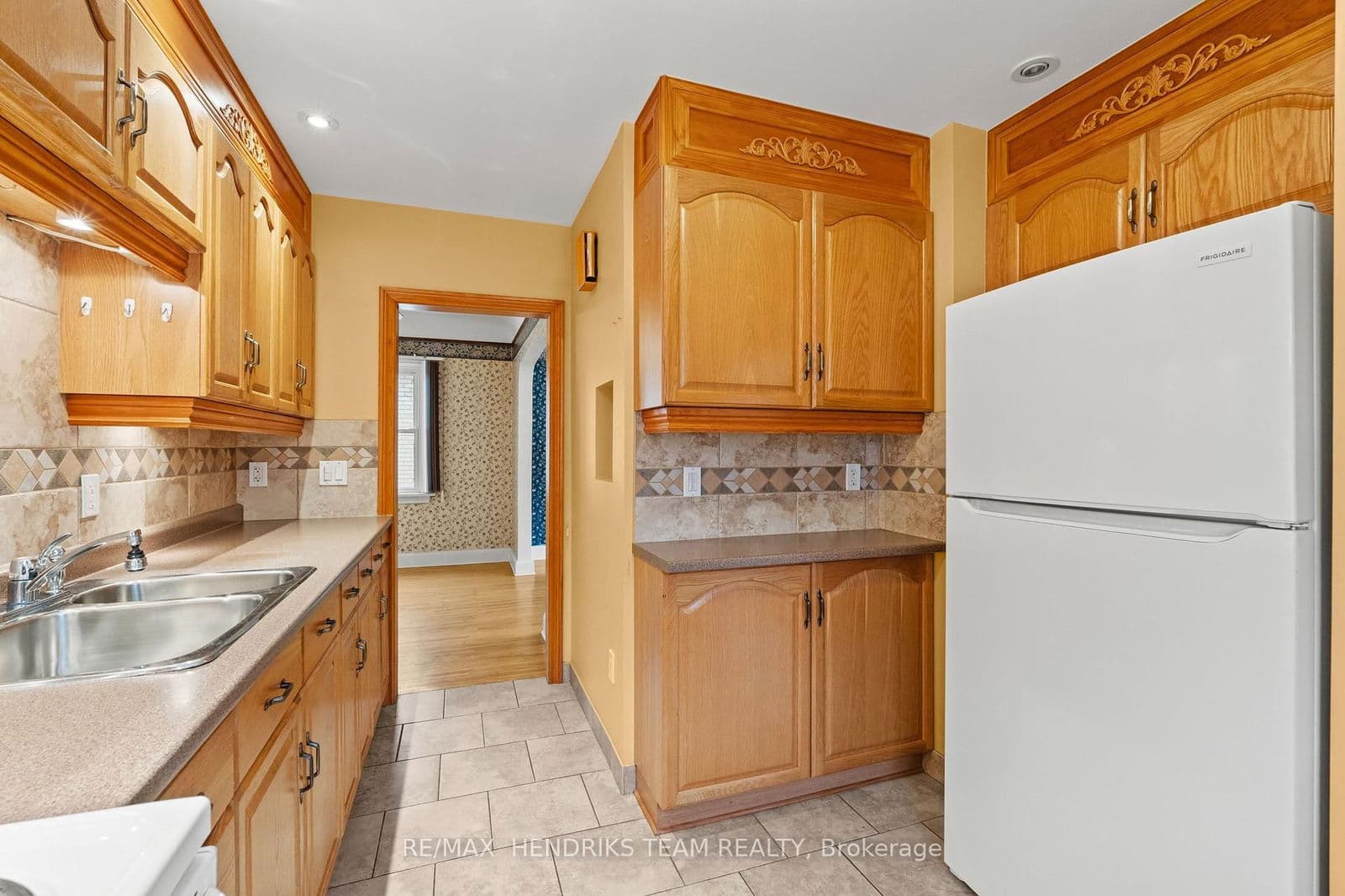 Detached at 27 Lorne Street, St. Catharines, ON - Photo 12 - RE/MAX Garden City Realty