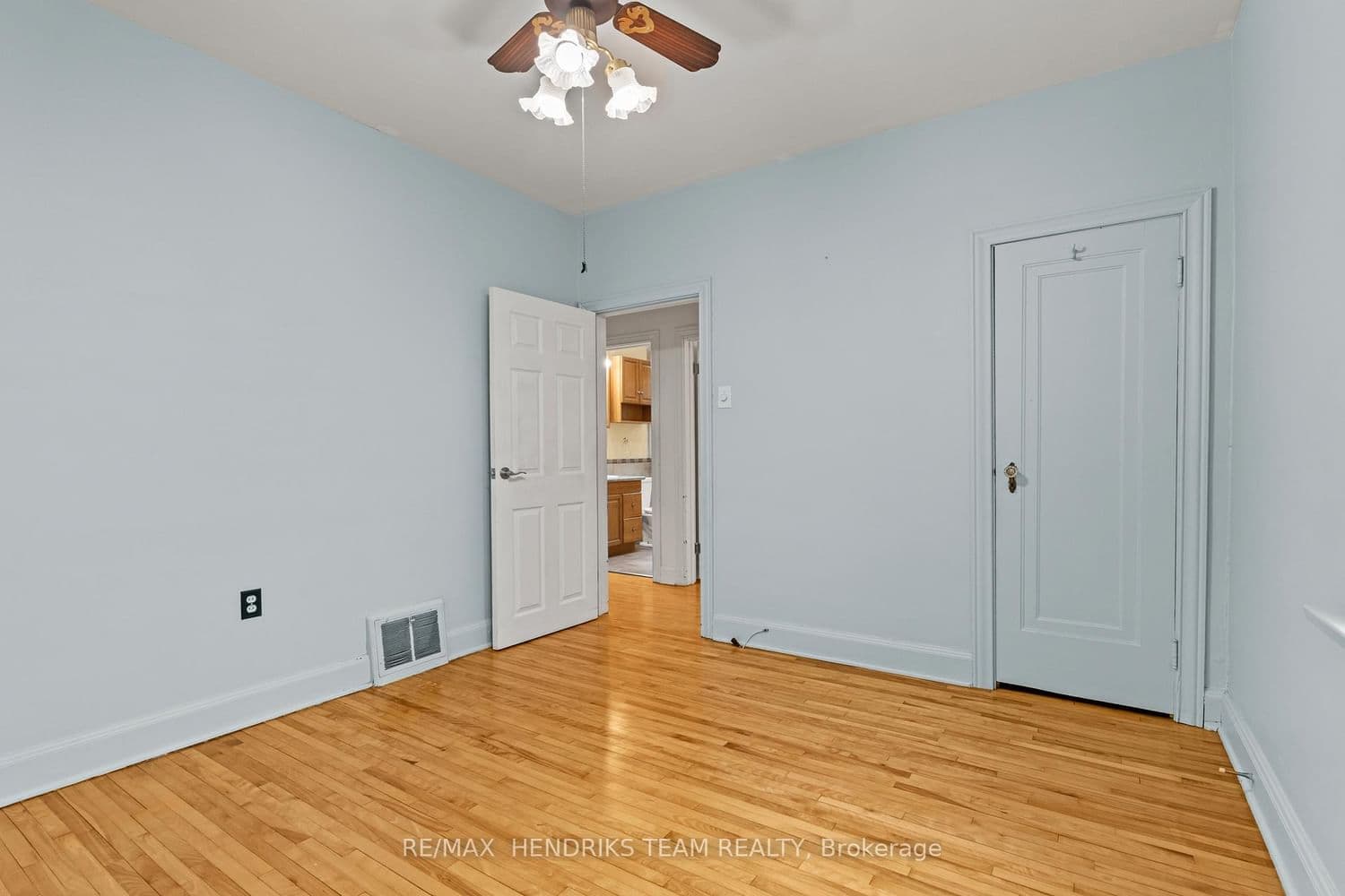 Detached at 27 Lorne Street, St. Catharines, ON - Photo 14 - RE/MAX Garden City Realty