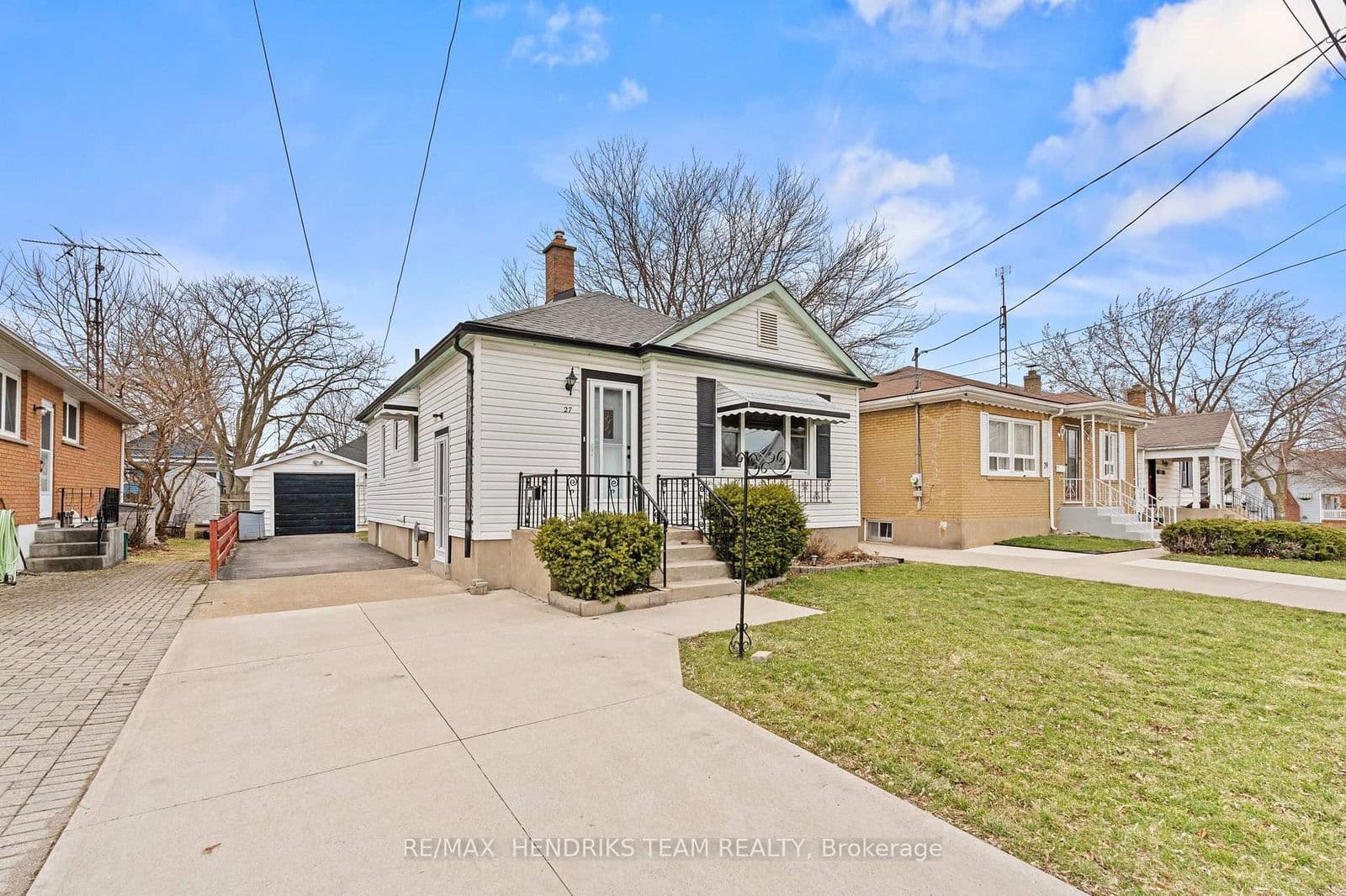 Detached at 27 Lorne Street, St. Catharines, ON - Photo 2 - RE/MAX Garden City Realty