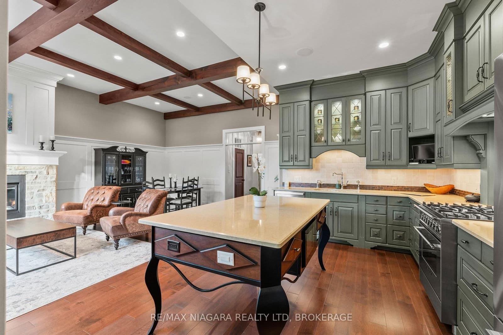 Att/Row/Townhouse at 13 COLONEL COHOE Street, Niagara-on-the-Lake, ON - Photo 10 - RE/MAX Garden City Realty