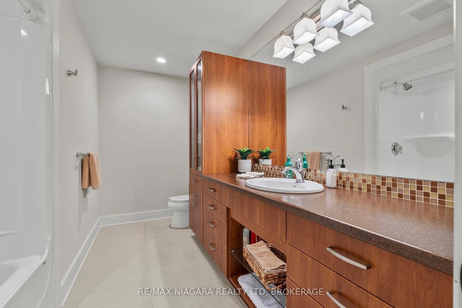 Att/Row/Townhouse at 13 COLONEL COHOE Street, Niagara-on-the-Lake, ON - Photo 33 - RE/MAX Garden City Realty