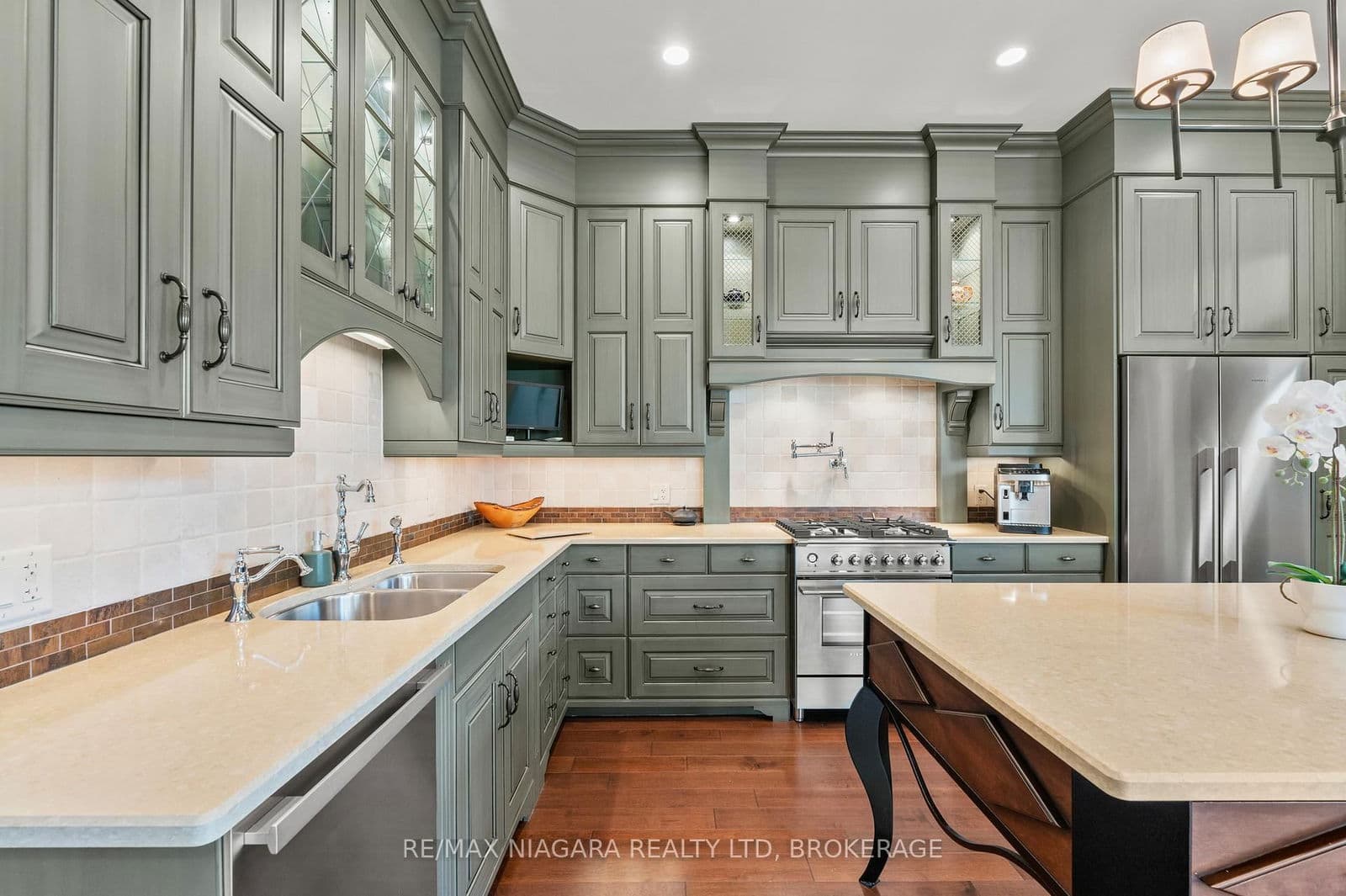 Att/Row/Townhouse at 13 COLONEL COHOE Street, Niagara-on-the-Lake, ON - Photo 8 - RE/MAX Garden City Realty