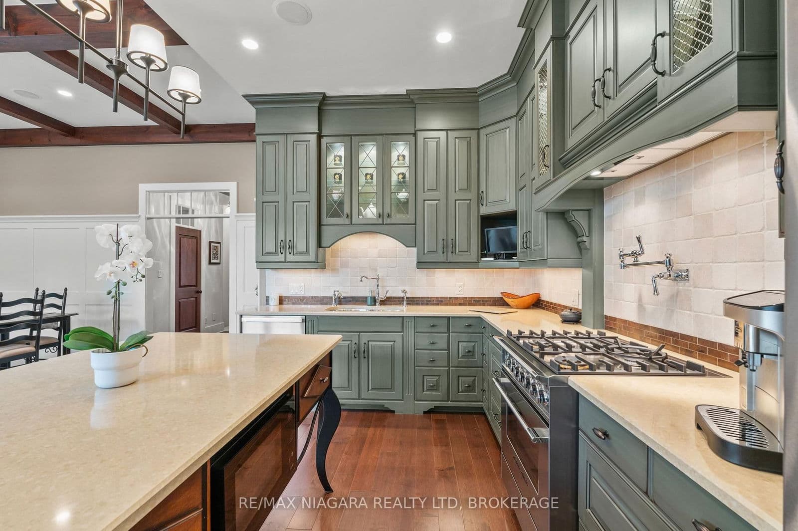 Att/Row/Townhouse at 13 COLONEL COHOE Street, Niagara-on-the-Lake, ON - Photo 9 - RE/MAX Garden City Realty