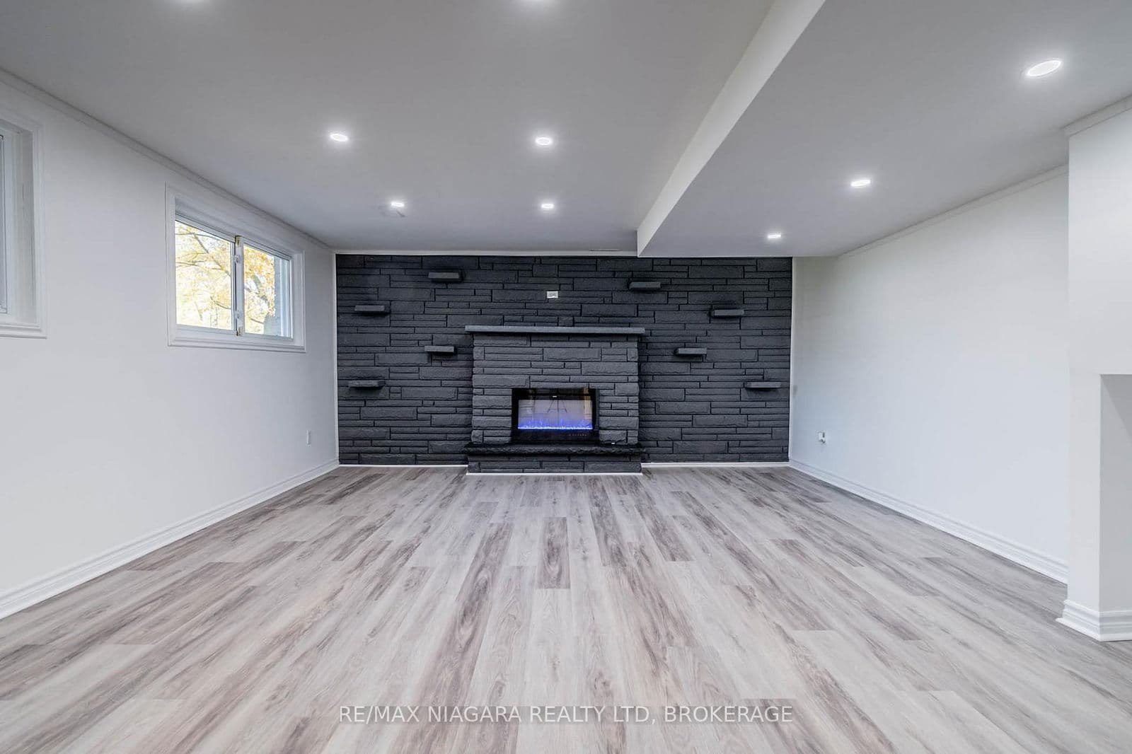 Detached at LOWER- 22 CHANTLER Road, Welland, ON - Photo 3 - RE/MAX Garden City Realty