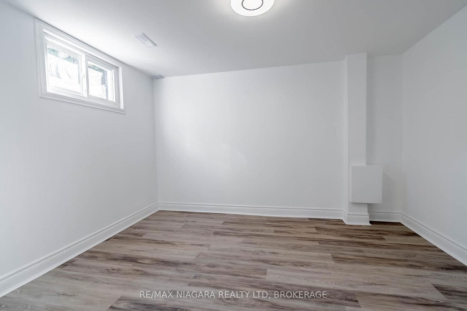 Detached at LOWER- 22 CHANTLER Road, Welland, ON - Photo 6 - RE/MAX Garden City Realty