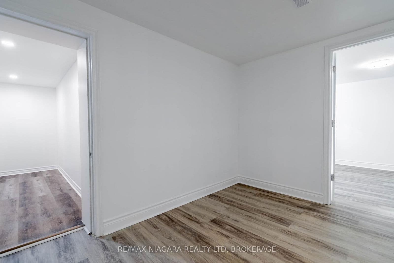 Detached at LOWER- 22 CHANTLER Road, Welland, ON - Photo 9 - RE/MAX Garden City Realty